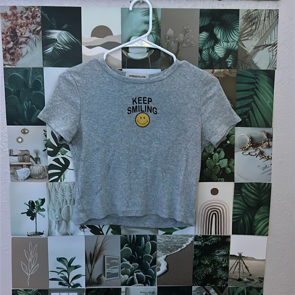 ☑️Size M obsessive love crop top